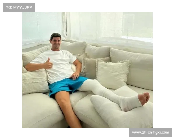 皇马门将库尔图瓦训练中遭遇右膝半月板撕裂重伤