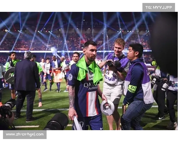 梅西小碎步颁奖视频全程回顾与精彩瞬间解析